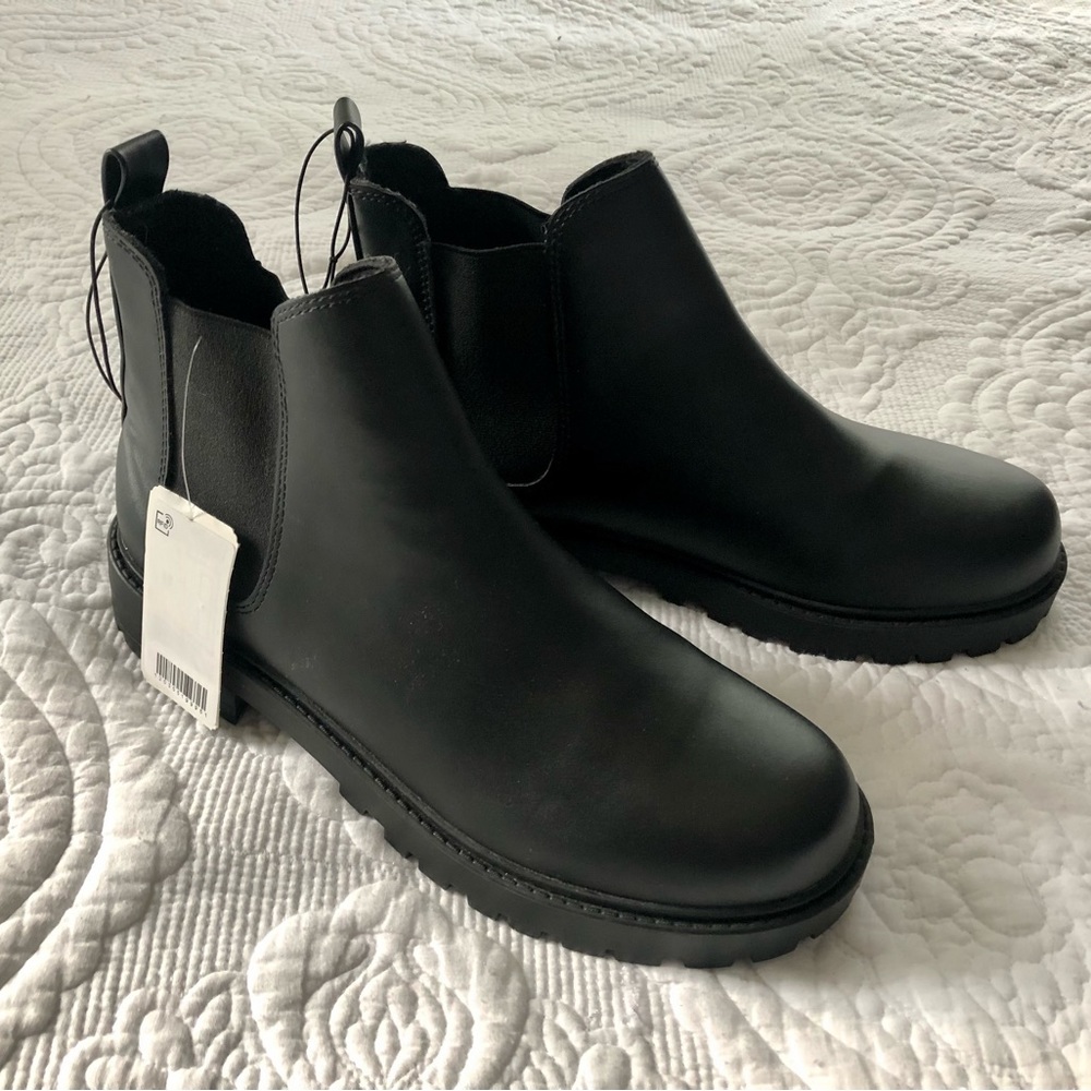 Cute & trendy ankle booties